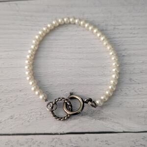 Vintage Faux Pearl Bracelet Elegant Small Understated